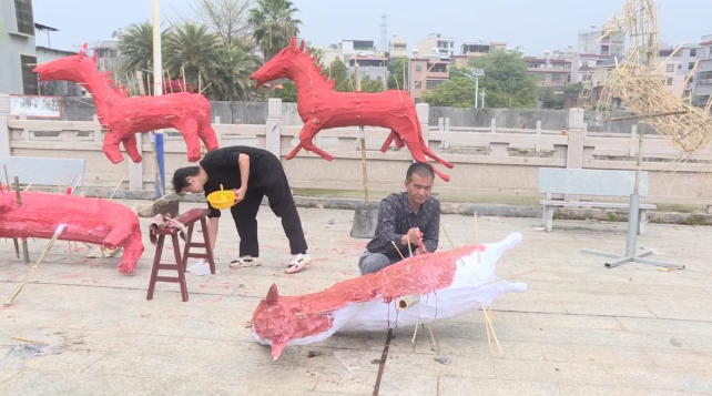 元宵将近 埔寨三条“火龙”即将燃情上演