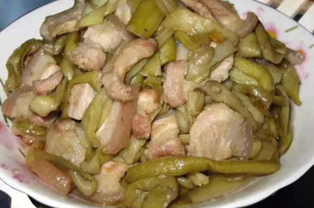 酸爽可口!客家名菜“酸芋荷”,你有多久没吃了?
