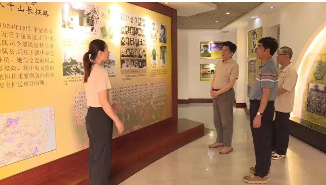 方寸之间镌刻红色记忆|微雕书法作品《七律·李坚真》入藏丰顺县坚真纪念馆