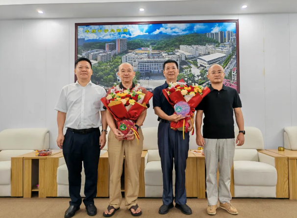 丰顺中学2位老师退休,校长出席欢送会